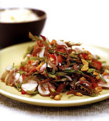 ยำใบมะขามอ่อน